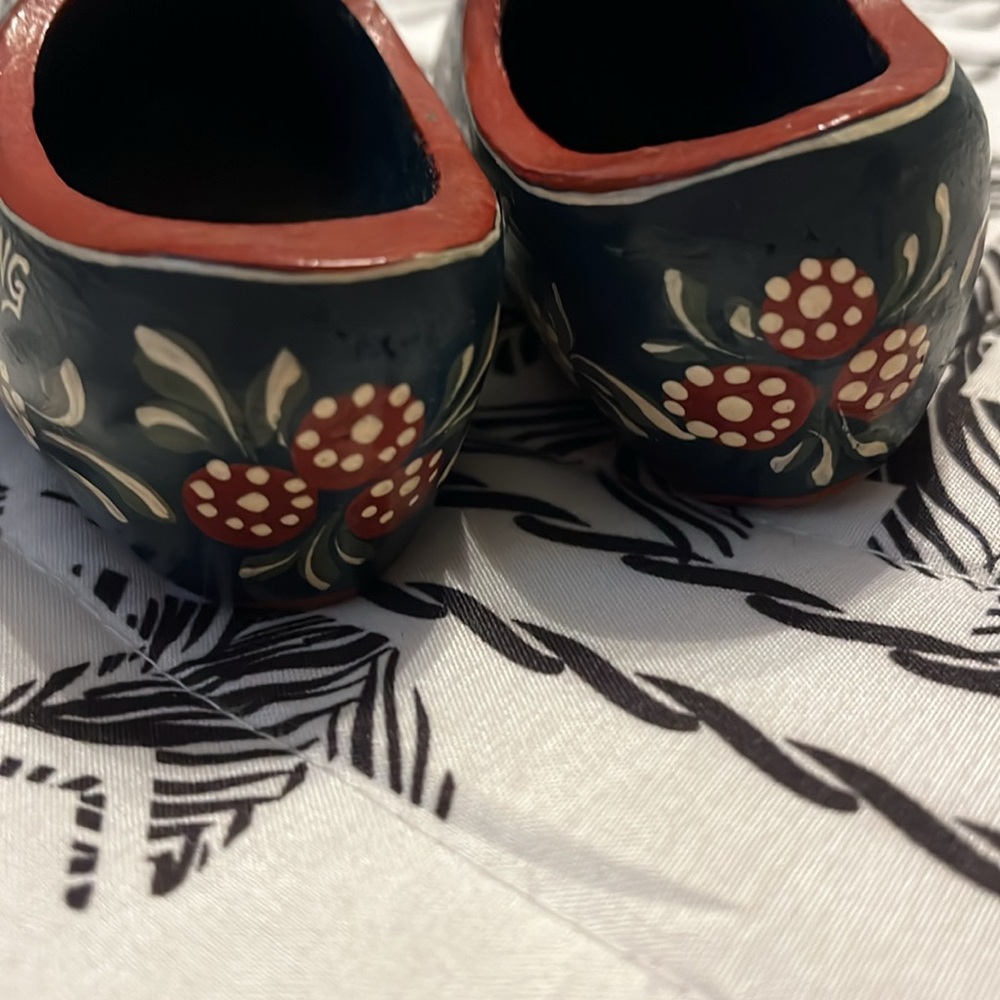 Cute Decorative Painted Wooden Shoes - Picture 5 of 9